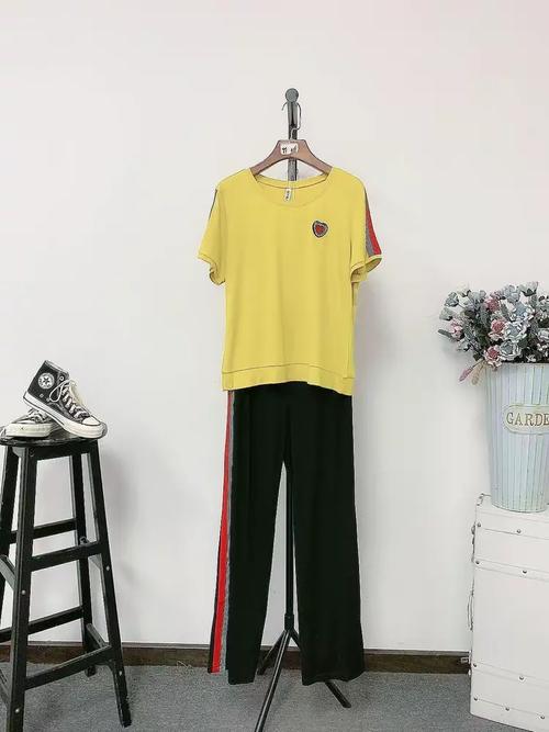 火爆上新纯棉舒适休闲服装工厂跑量价人手必备好货品牌折扣批发商供